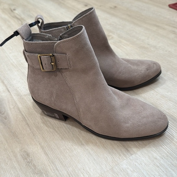 NWOB Blondo Sadie waterproof ankle boots - Picture 3 of 9